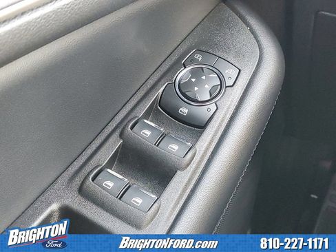 Used 2023 Ford Edge SEL AWD/4WD image 16