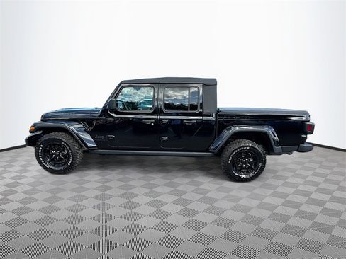 Used 2021 Jeep Gladiator Willys image 9