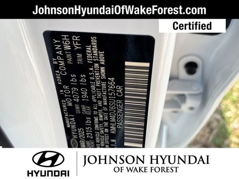 Certified 2025 Hyundai Elantra SEL image 18