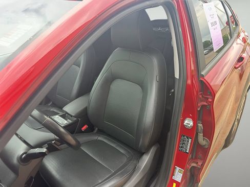 Used 2021 Hyundai Kona Limited w/ Cargo Package FWD image 22
