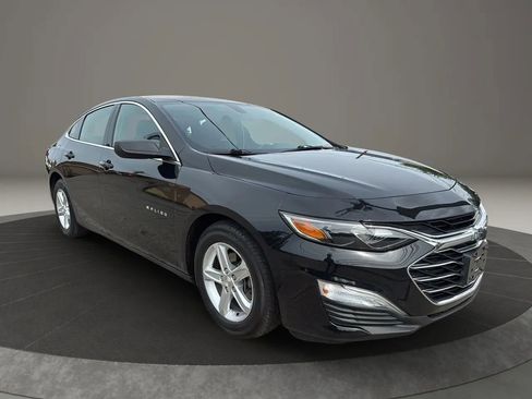 Used 2019 Chevrolet Malibu LS image 3