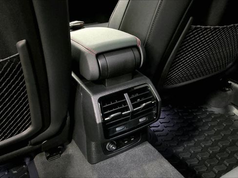 Used 2025 Audi Q3 2.0T Premium Plus w/ Premium Plus Package image 35