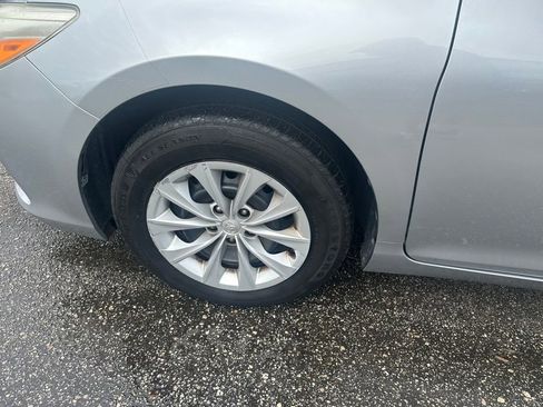 Used 2017 Toyota Camry LE image 8