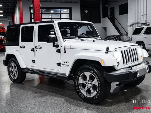 Used 2016 Jeep Wrangler Unlimited Sahara image 7