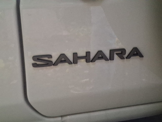 Used 2025 Jeep Wrangler Unlimited Sahara AWD/4WD image 9