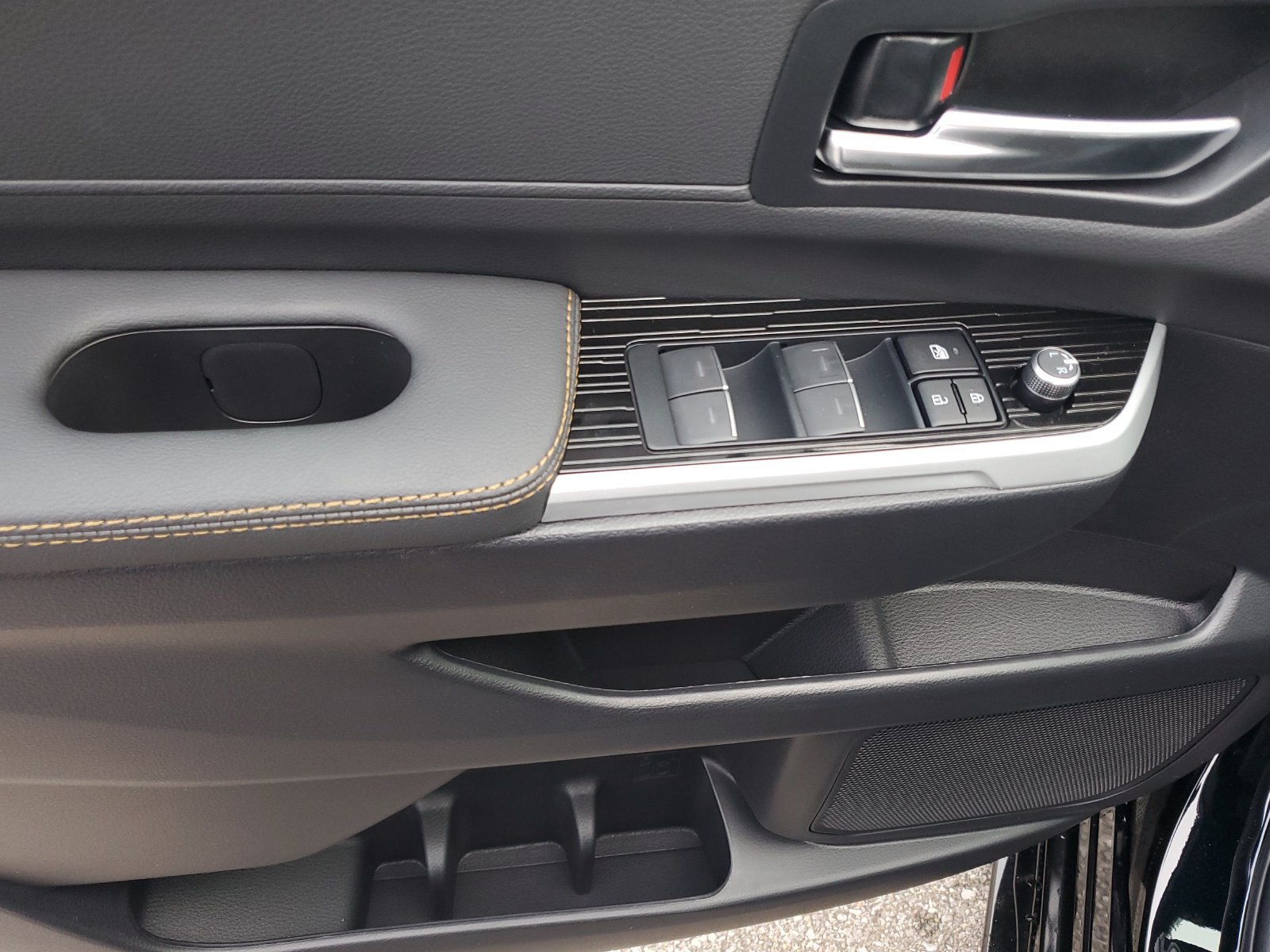 New 2026 Toyota Sienna XLE Woodland Edition AWD/4WD image 21
