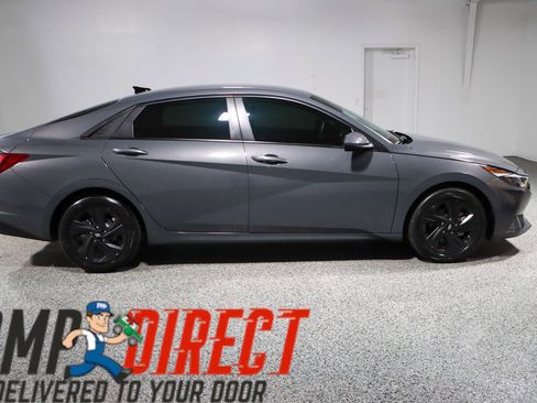 Used 2023 Hyundai Elantra SEL w/ Cargo Package FWD image 6