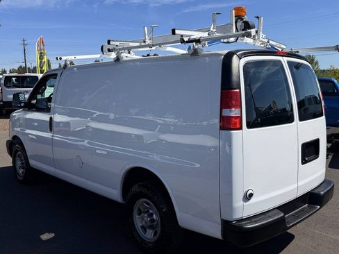 Used 2016 Chevrolet Express 2500 RWD image 36