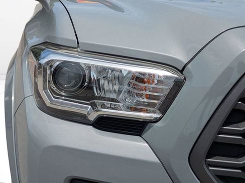 Used 2021 Toyota Tacoma TRD Sport RWD image 10