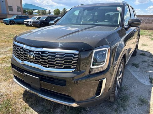 Used 2020 Kia Telluride S w/ S 8 Passenger Seating Package AWD/4WD image 1