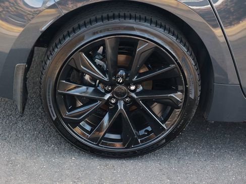 Used 2023 Toyota Corolla SE w/ SE Package image 9