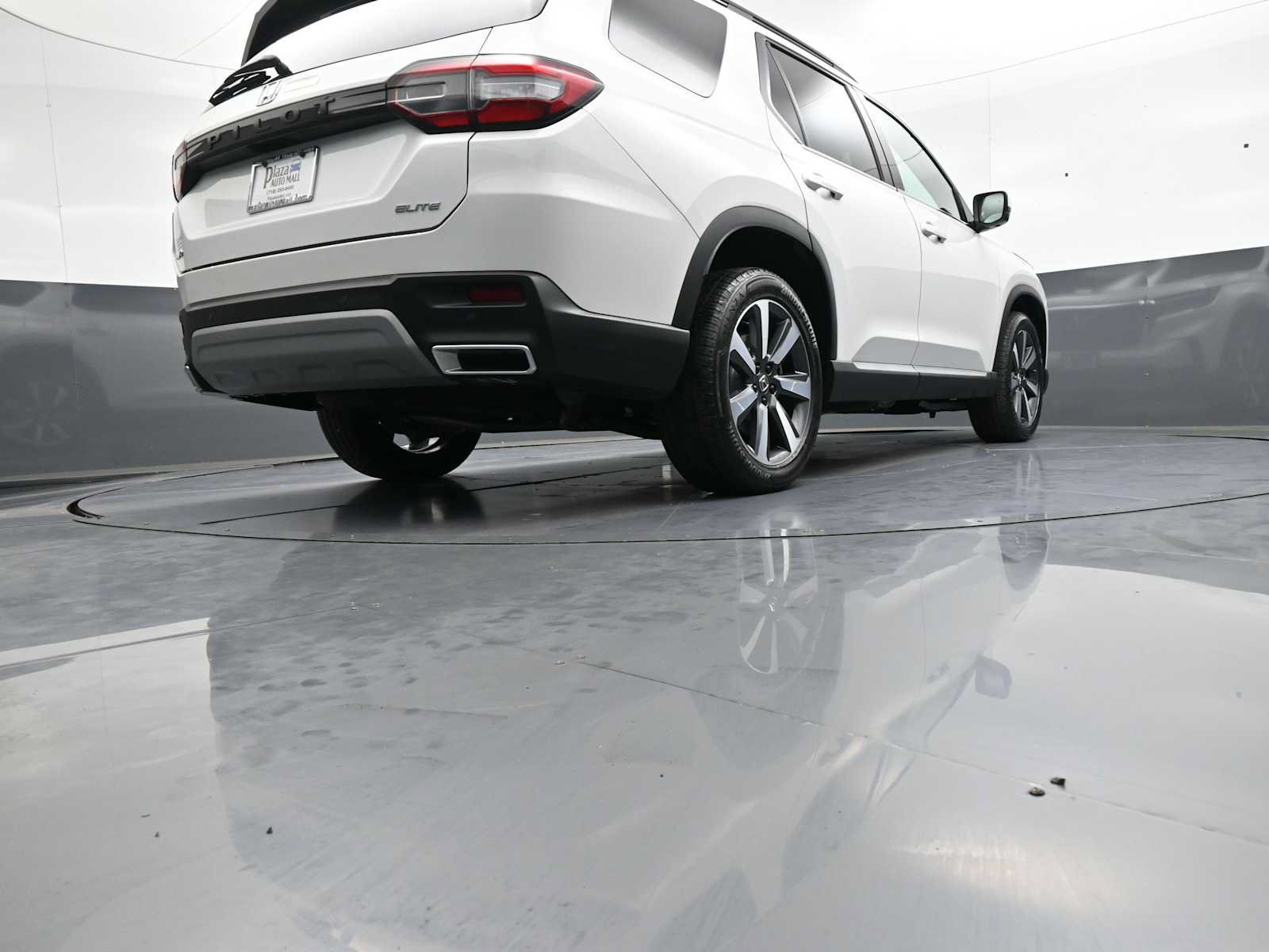 Certified 2023 Honda Pilot Elite image 32