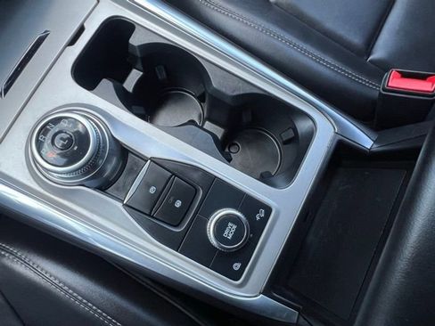 Used 2023 Ford Explorer XLT w/ Equipment Group 202A image 33