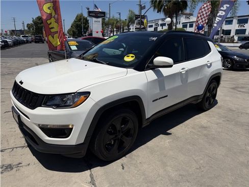 Used 2019 Jeep Compass Latitude FWD image 3