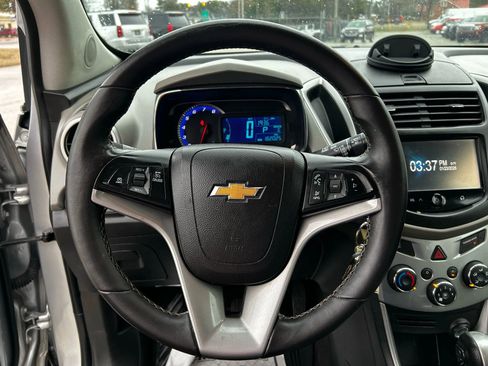 Used 2016 Chevrolet Trax LT w/ LT Convenience Package image 16