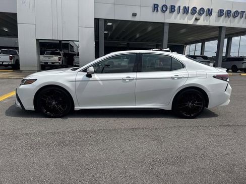 Used 2022 Toyota Camry XSE FWD image 8