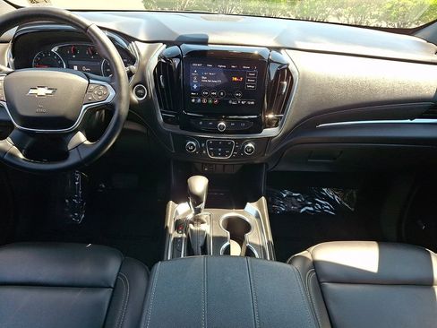 Used 2023 Chevrolet Traverse LT w/ LT Premium Package AWD/4WD image 16