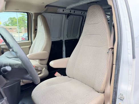 Used 2019 GMC Savana 3500 RWD image 13