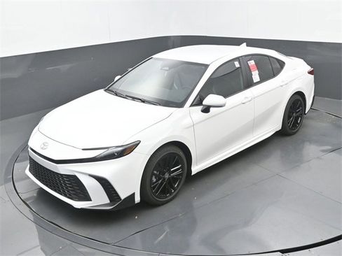 New 2026 Toyota Camry SE image 30