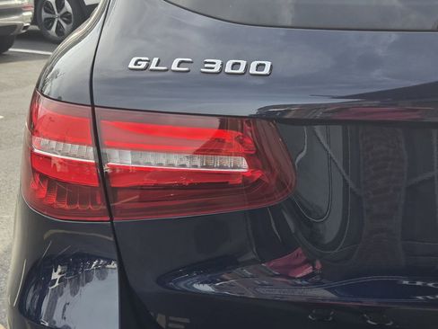 Used 2018 Mercedes-Benz GLC 300 4MATIC image 40