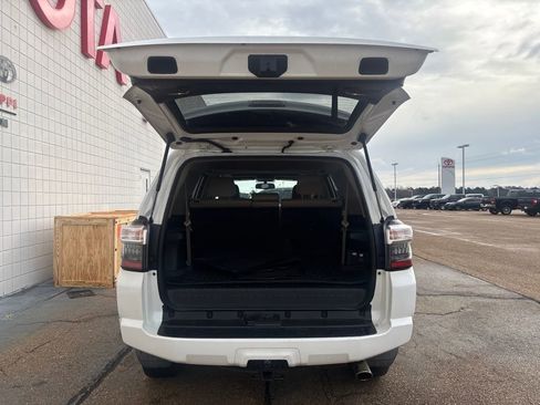 Used 2017 Toyota 4Runner SR5 Premium image 29