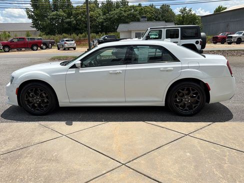 Used 2021 Chrysler 300 Touring L AWD/4WD image 13