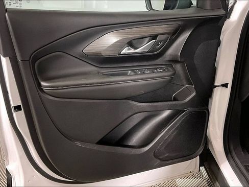 Used 2024 GMC Terrain SLE FWD image 18