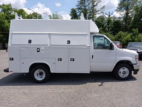 New 2026 Ford E-350 and Econoline 350 Super Duty w/ Power Equipment Group RWD image 2