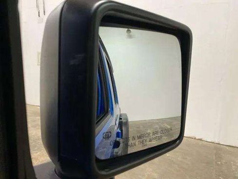 Used 2024 Jeep Wrangler Unlimited image 11