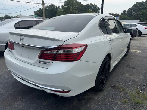 Used 2017 Honda Accord Sport Special Edition image 5