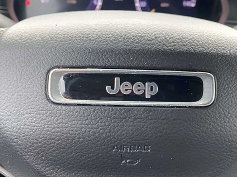 Used 2023 Jeep Grand Cherokee L Limited w/ Black Appearance Package RWD image 31