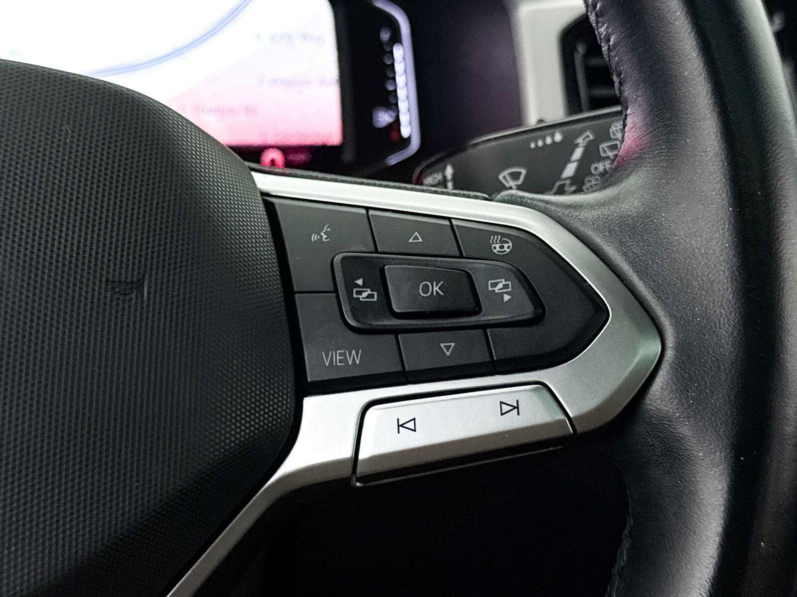 Used 2020 Volkswagen Atlas Cross Sport SEL FWD image 33