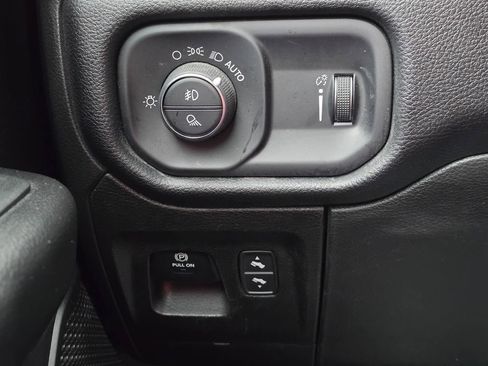 Used 2022 RAM 1500 Big Horn AWD/4WD image 24
