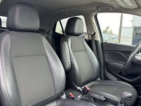 Used 2022 Buick Encore Preferred w/ Safety Package image 29