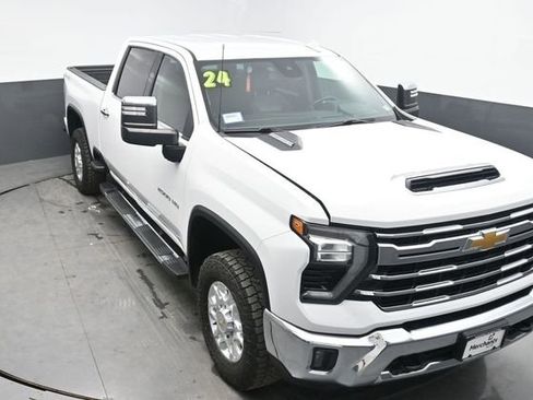 Used 2024 Chevrolet Silverado 2500 LTZ AWD/4WD image 23