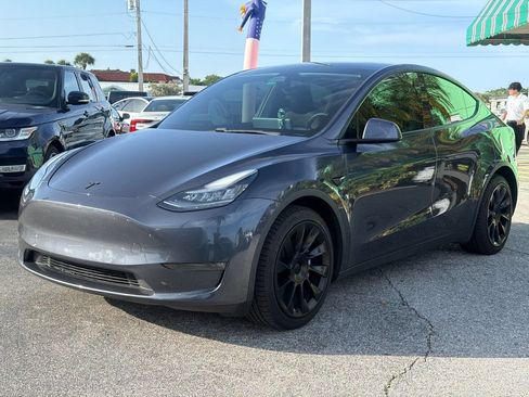 Used 2021 Tesla Model Y Long Range AWD/4WD image 1