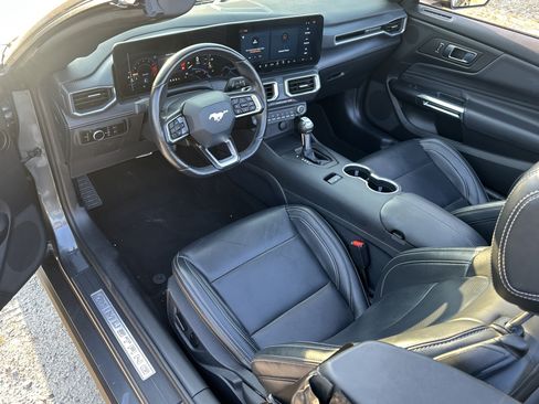 Used 2025 Ford Mustang Premium RWD image 18
