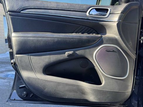Used 2017 Jeep Grand Cherokee SRT image 29