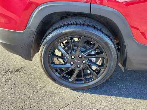 Used 2023 GMC Terrain SLE w/ Driver Convenience Package image 7