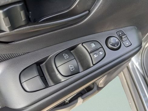 Certified 2025 Nissan Kicks Play S FWD image 26
