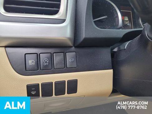 Used 2019 Toyota Highlander XLE image 16