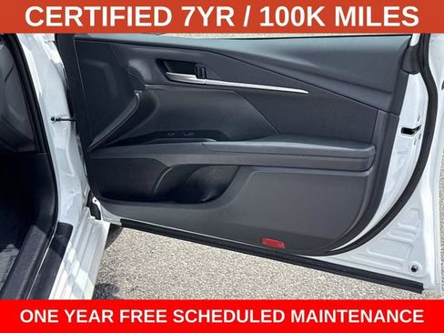 Used 2025 Toyota Camry LE AWD/4WD image 8