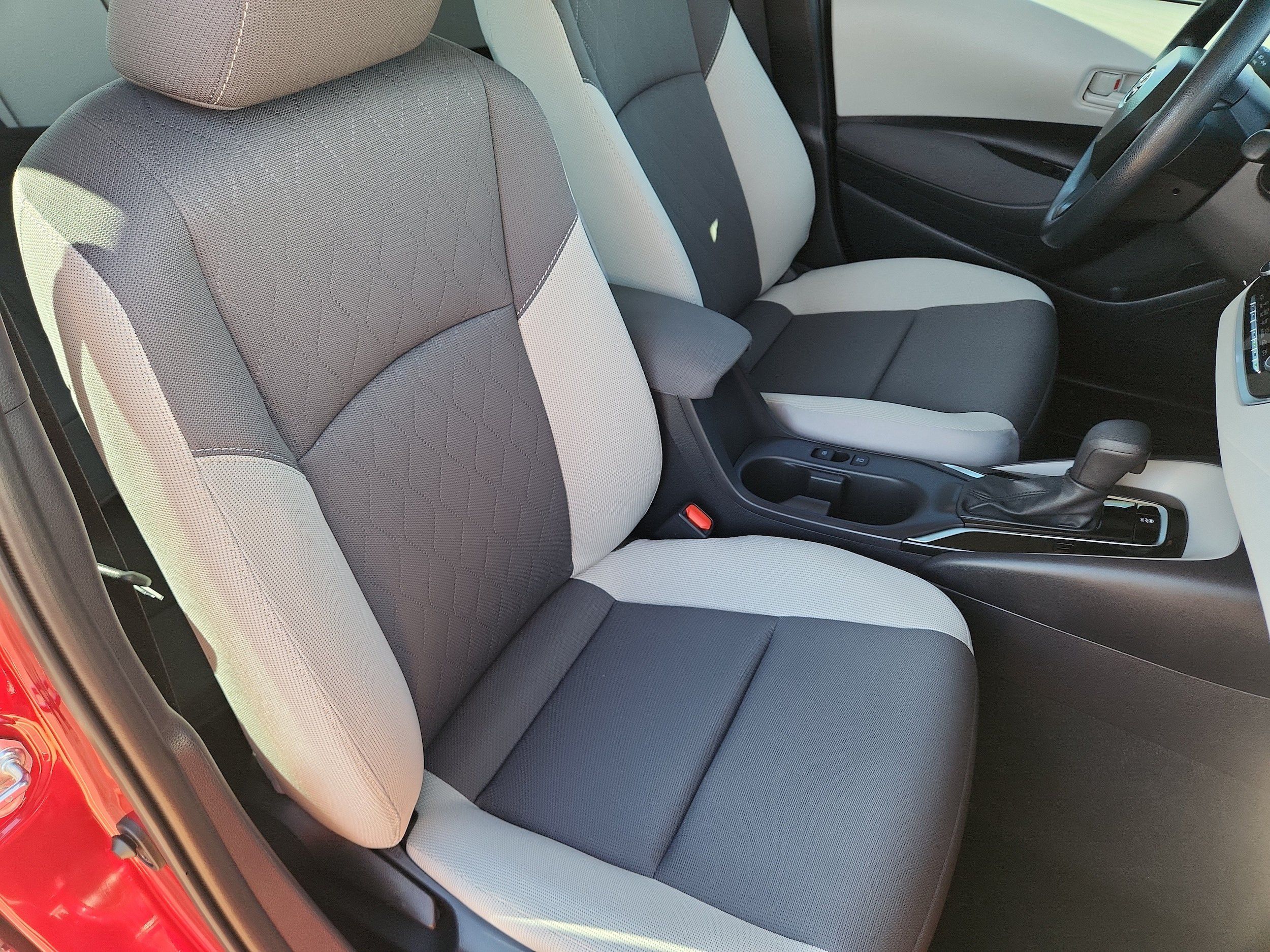 Used 2025 Toyota Corolla LE w/ LE Premium Package FWD image 14