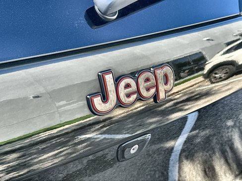 Used 2016 Jeep Cherokee 75th Anniversary image 10