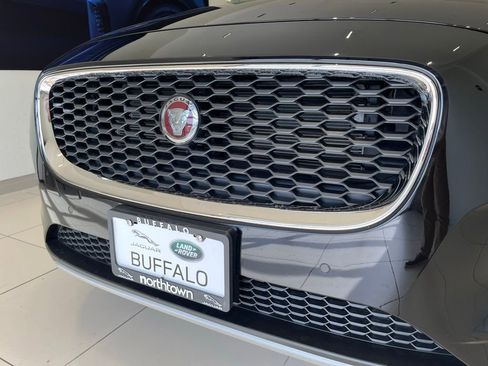 Used 2019 Jaguar E-PACE S AWD/4WD image 10