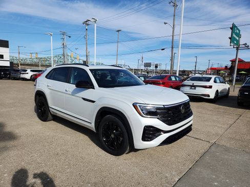 New 2026 Volkswagen Atlas Cross Sport SEL R-Line image 7