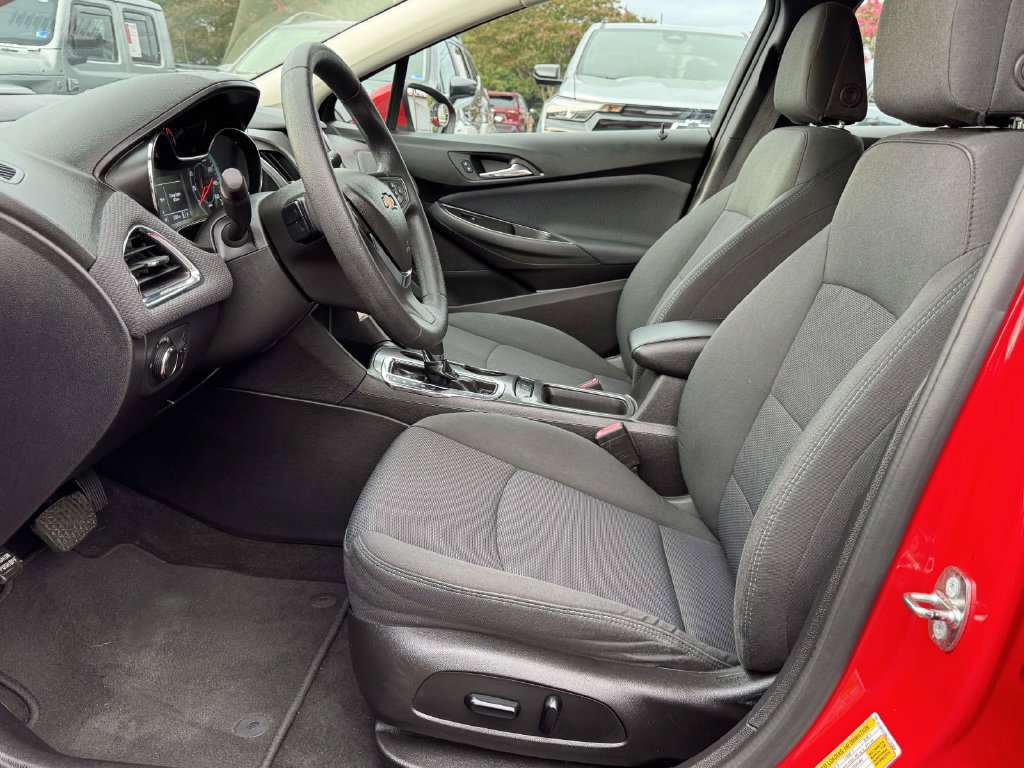 Used 2018 Chevrolet Cruze LT w/ LT Fleet Convenience Package FWD image 20