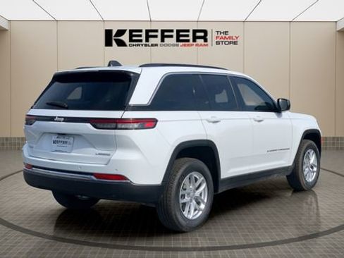 New 2026 Jeep Grand Cherokee Laredo image 2