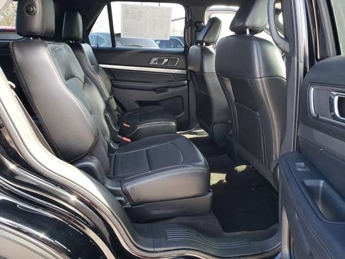 Used 2018 Ford Explorer XLT w/ Equipment Group 202A image 34