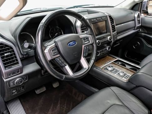 Used 2020 Ford Expedition Platinum image 3